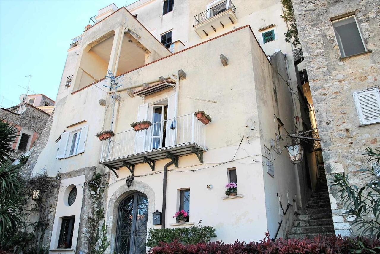 Apartment Casa Cattedrale Spettacolare Vista Mare A Gaeta